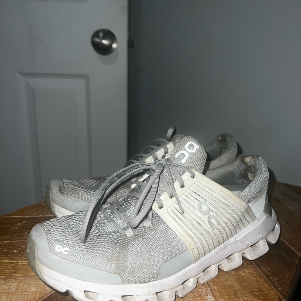 pre owned On clouds
